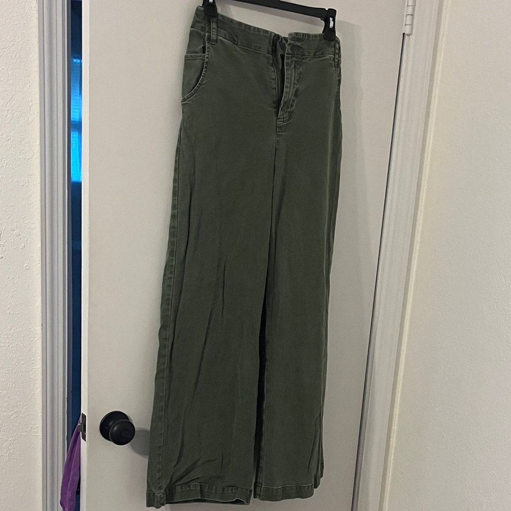 Chic Olive Green Trousers